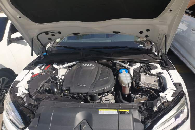 Used Audi A5 2017 Sportback 40 TFSI Fashion Model Engine Bay