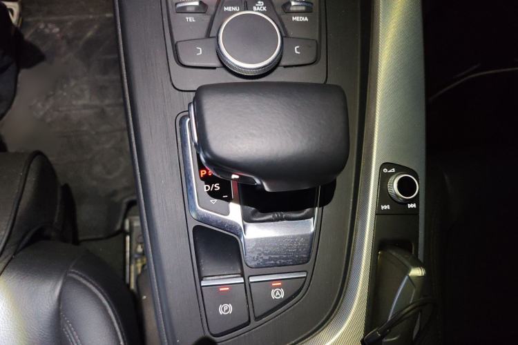 Used Audi A5 2017 Sportback 40 TFSI Fashion Model Gear Lever