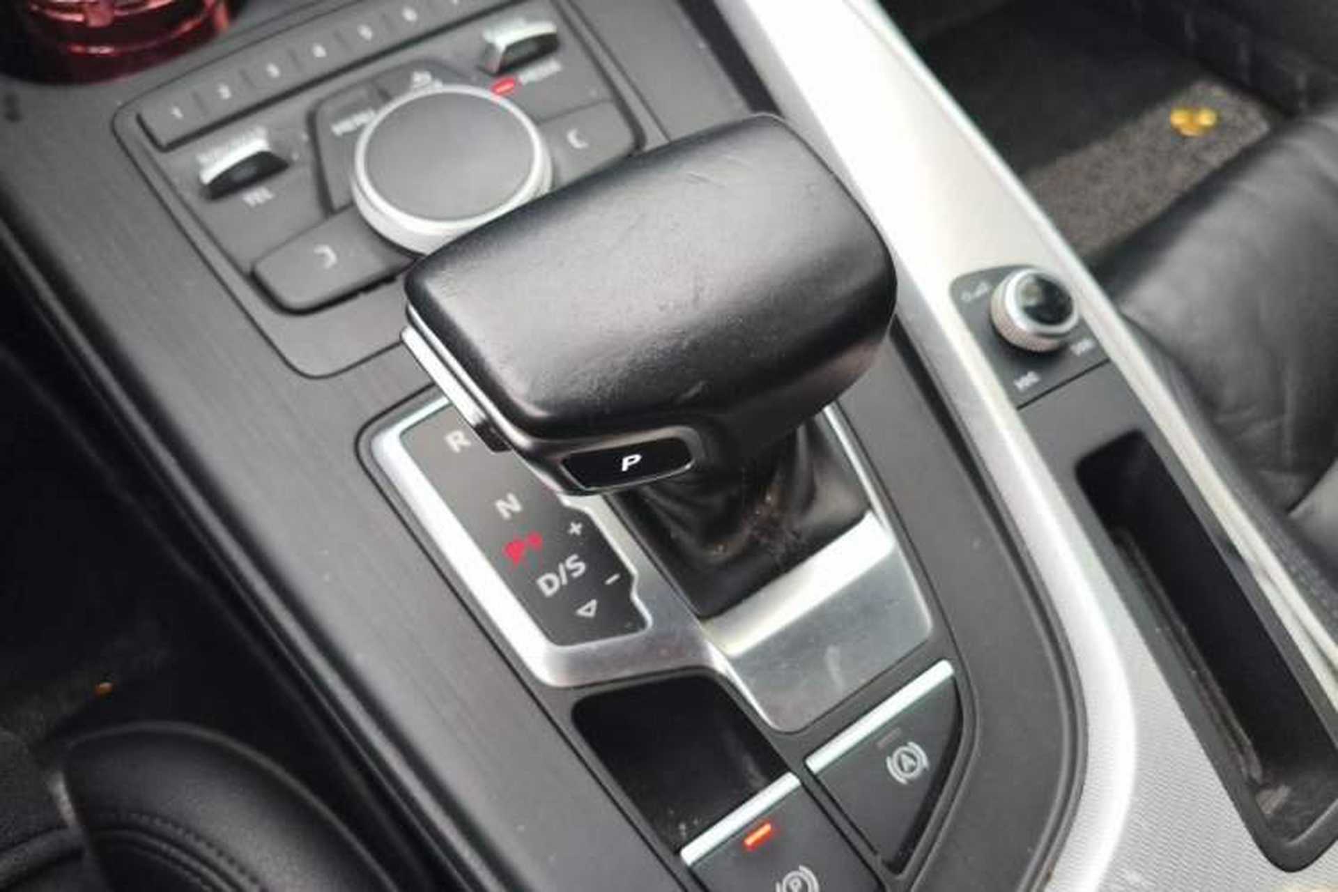 Used Audi A5 2017 Sportback 40 TFSI Fashion Model Gear Lever