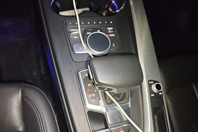 Used Audi A5 2017 Sportback 45 TFSI Fashion Model Gear Lever