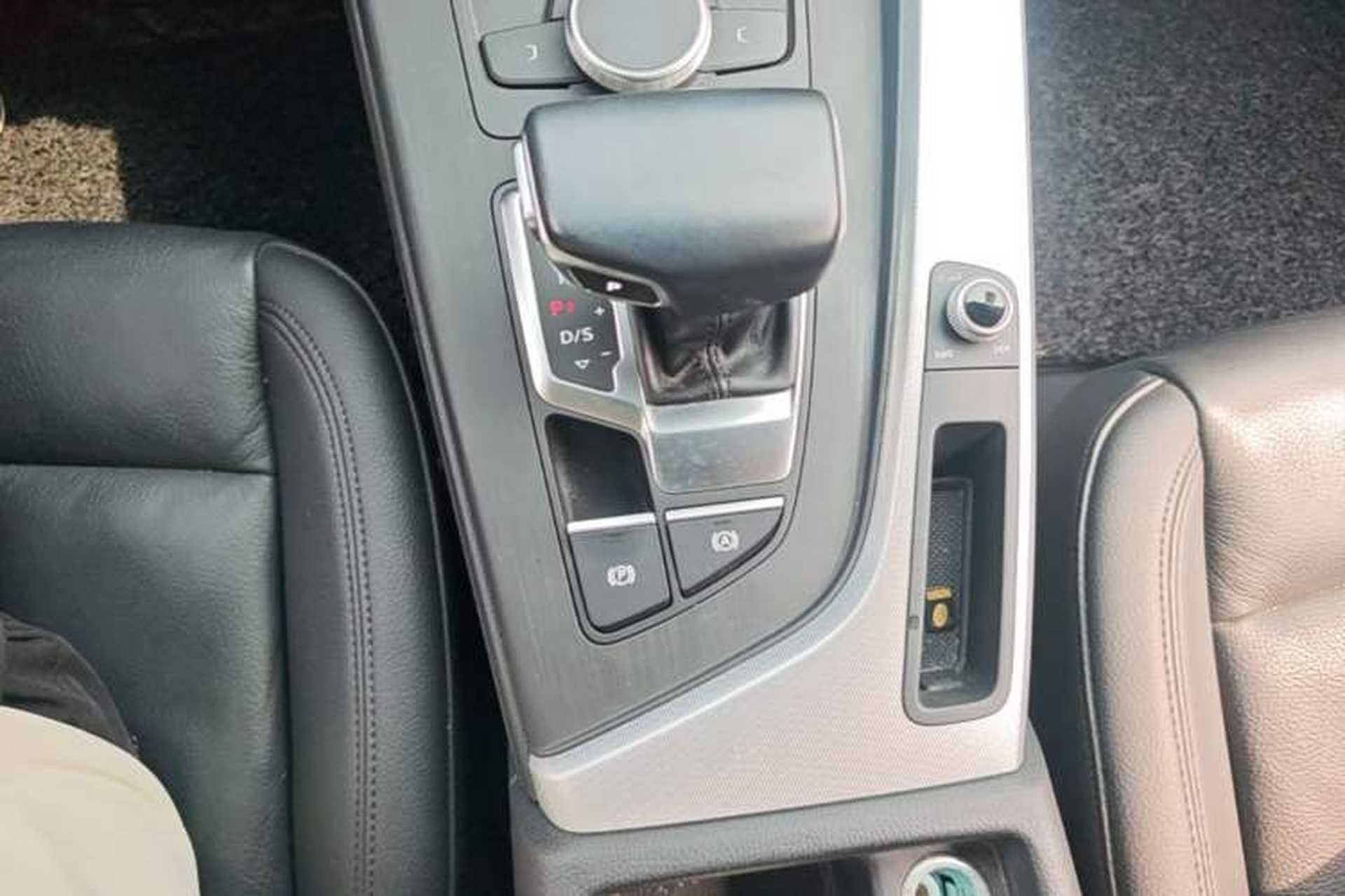 Used Audi A5 2017 Sportback 40 TFSI Fashion Model Gear Lever