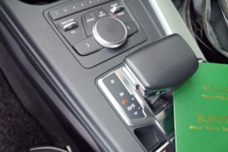 Used Audi A5 2017 Coupe 40 TFSI Fashion Model Gear Lever