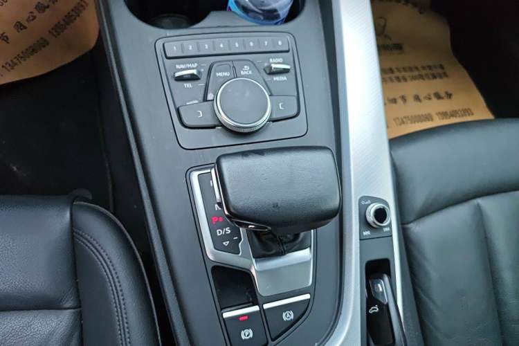 Used Audi A5 2017 Coupe 40 TFSI Fashion Model Gear Lever
