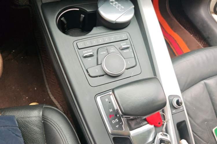 Used Audi A5 2017 Sportback 40 TFSI Fashion Model Gear Lever