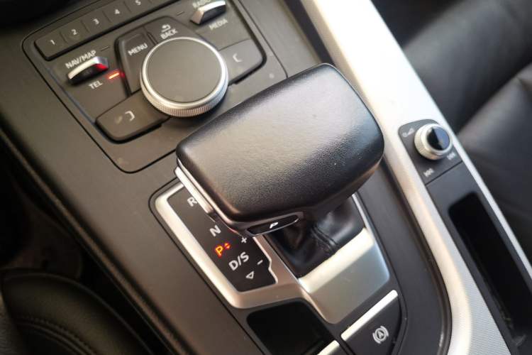 Used Audi A5 2017 Sportback 40 TFSI Fashion Model Gear Lever