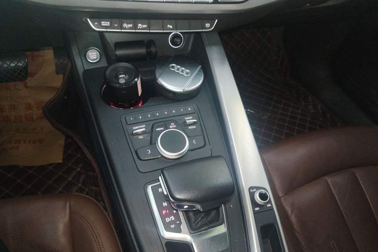 Used Audi A5 2017 Sportback 40 TFSI Fashion Model Gear Lever