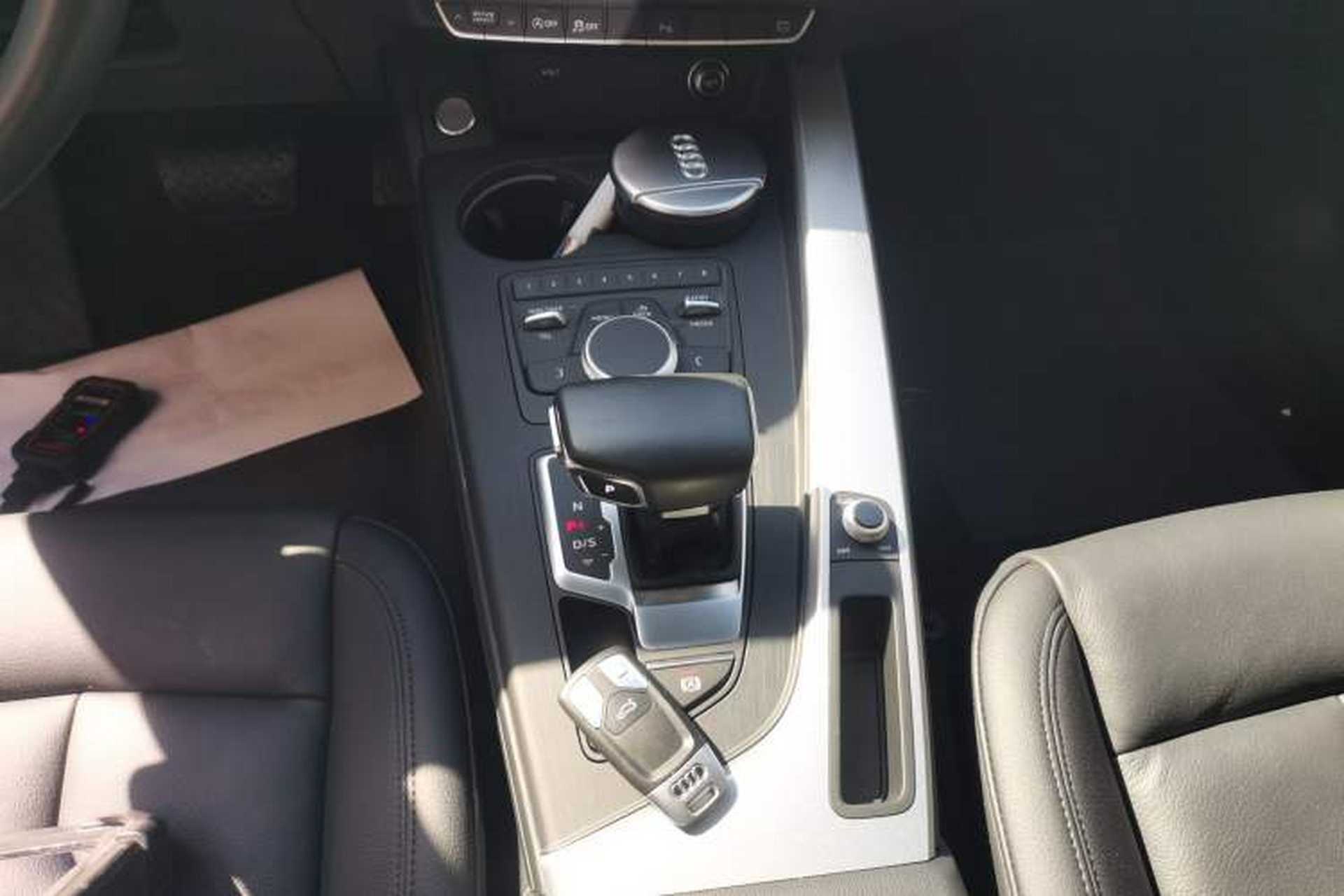 Used Audi A5 2017 Sportback 40 TFSI Fashion Model Gear Lever