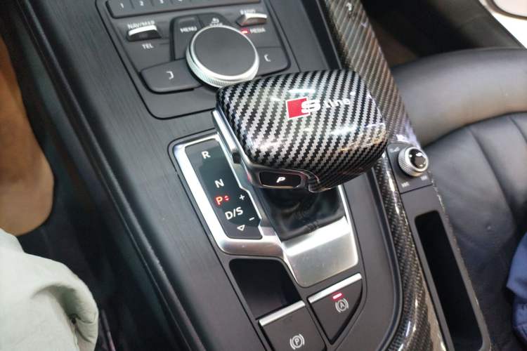 Used Audi A5 2017 Coupe 40 TFSI Fashion Model Gear Lever