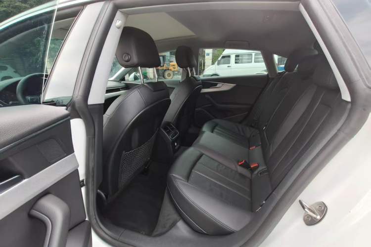 Used Audi A5 2017 Sportback 45 TFSI Fashion Model Interior 2
