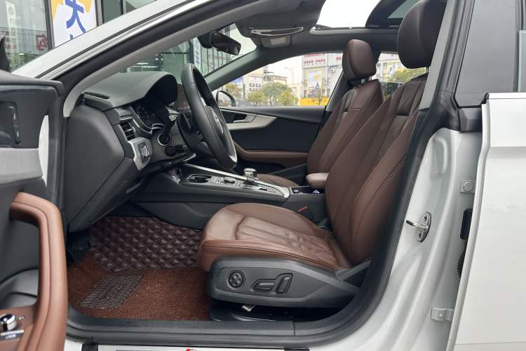 Used Audi A5 2017 Sportback 45 TFSI Fashion Model Interior 3