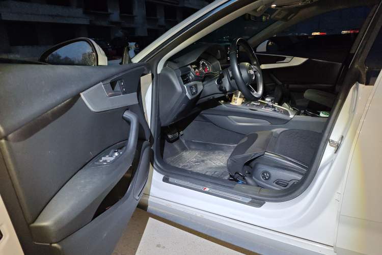 Used Audi A5 2017 Sportback 40 TFSI Fashion Model Interior 3