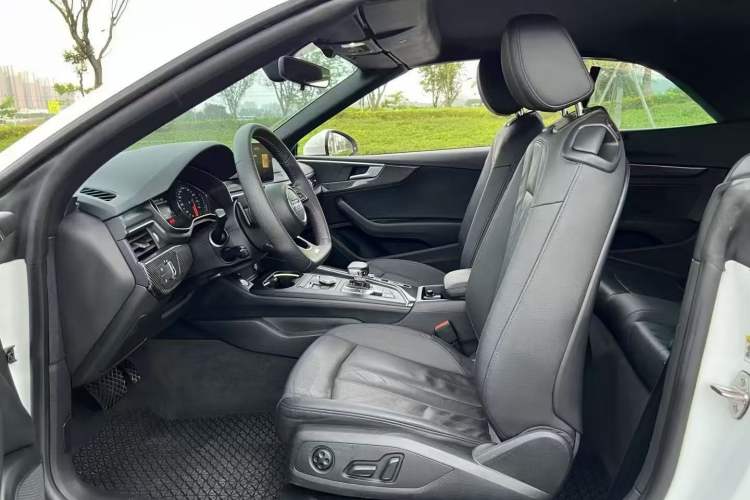 Used Audi A5 2017 Cabriolet 40 TFSI Fashion Model Interior 3