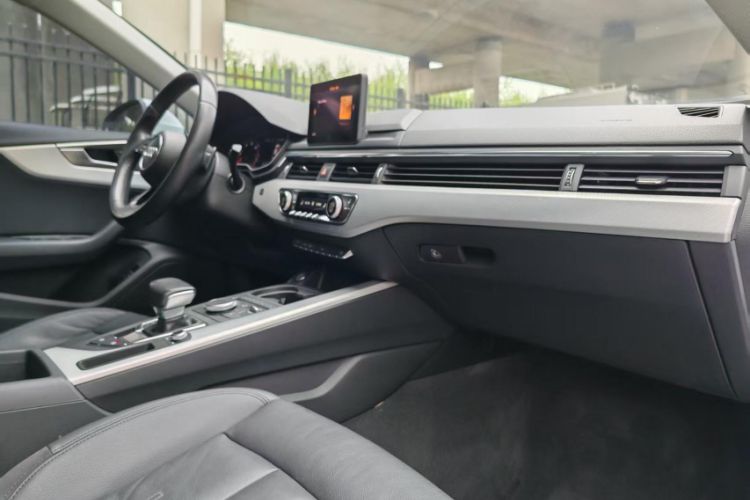 Used Audi A5 2017 Sportback 40 TFSI Fashion Model Interior 8