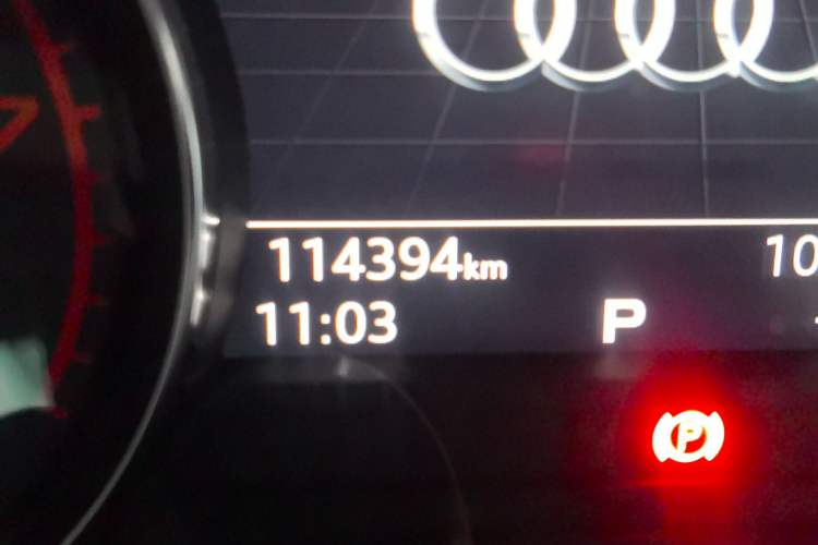 Used Audi A5 2017 Sportback 40 TFSI Fashion Model Odometer Close Up