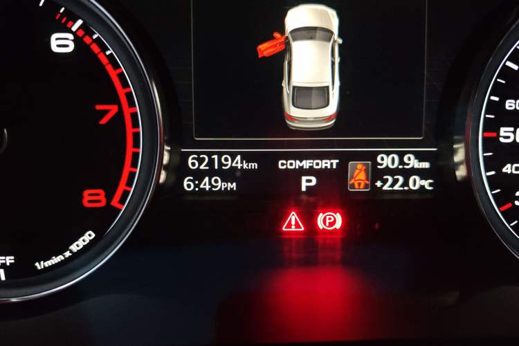 Used Audi A5 2017 Sportback 40 TFSI Fashion Model Odometer Close Up