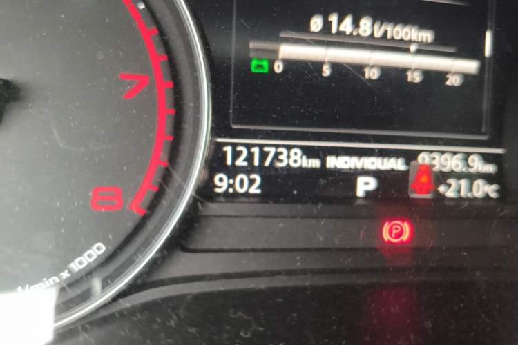 Used Audi A5 2017 Sportback 40 TFSI Fashion Model Odometer Close Up