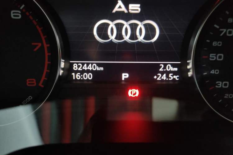 Used Audi A5 2017 Sportback 40 TFSI Fashion Model Odometer Close Up