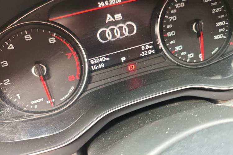Used Audi A5 2017 Sportback 40 TFSI Fashion Model Odometer Close Up