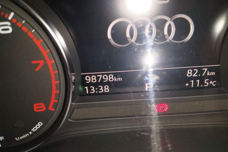 Used Audi A5 2017 Coupe 40 TFSI Fashion Model Odometer Close Up