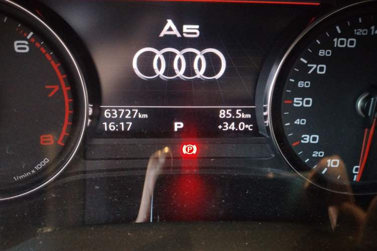Used Audi A5 2017 Cabriolet 40 TFSI Fashion Model Odometer Close Up