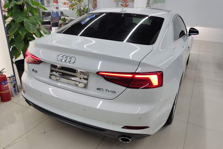 Used Audi A5 2017 Coupe 40 TFSI Fashion Model Rear Right 45 Deg