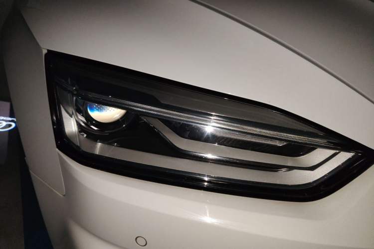 Used Audi A5 2017 Cabriolet 40 TFSI Fashion Model Right Front Headlight