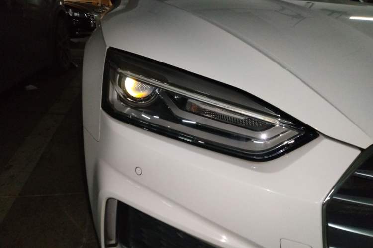 Used Audi A5 2017 Coupe 40 TFSI Fashion Model Right Front Headlight