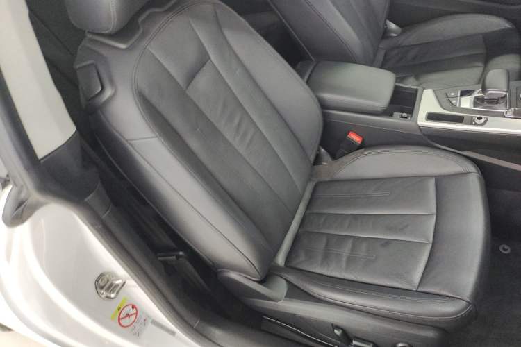 Used Audi A5 2017 Coupe 40 TFSI Fashion Model Right Front Seat