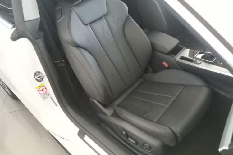 Used Audi A5 2017 Coupe 45 TFSI quattro Sport Edition Right Front Seat