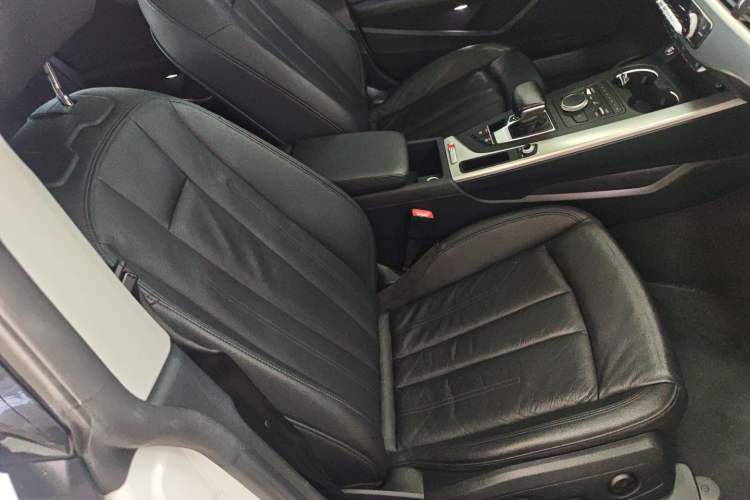 Used Audi A5 2017 Sportback 40 TFSI Fashion Model Right Front Seat