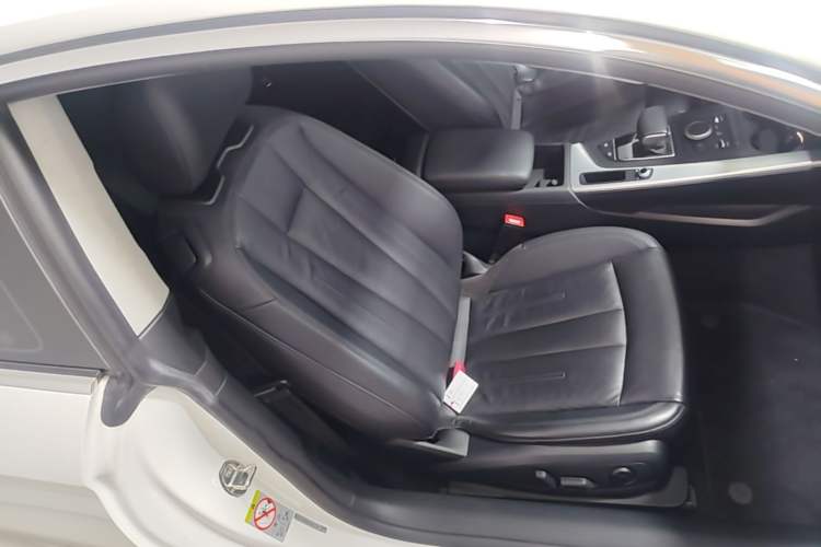 Used Audi A5 2017 Coupe 40 TFSI Fashion Model Right Front Seat