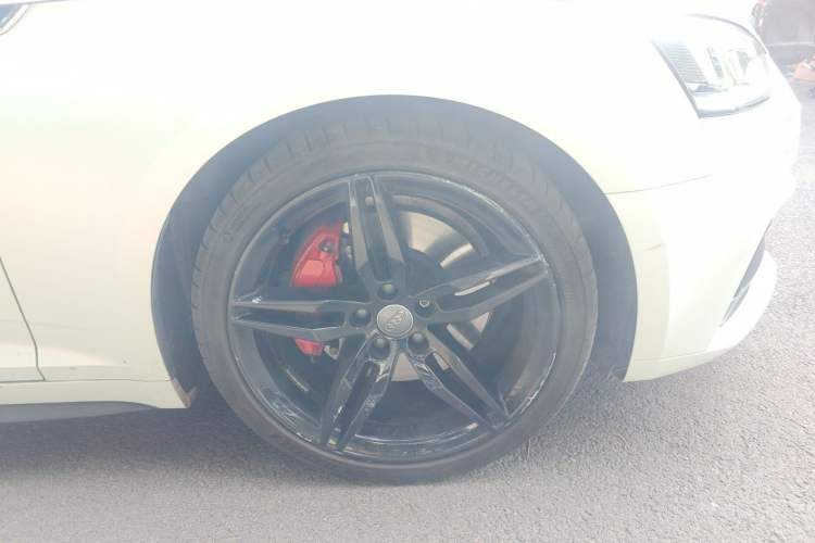 Used Audi A5 2017 Sportback 45 TFSI quattro Sport Model Right Front Wheel Hub