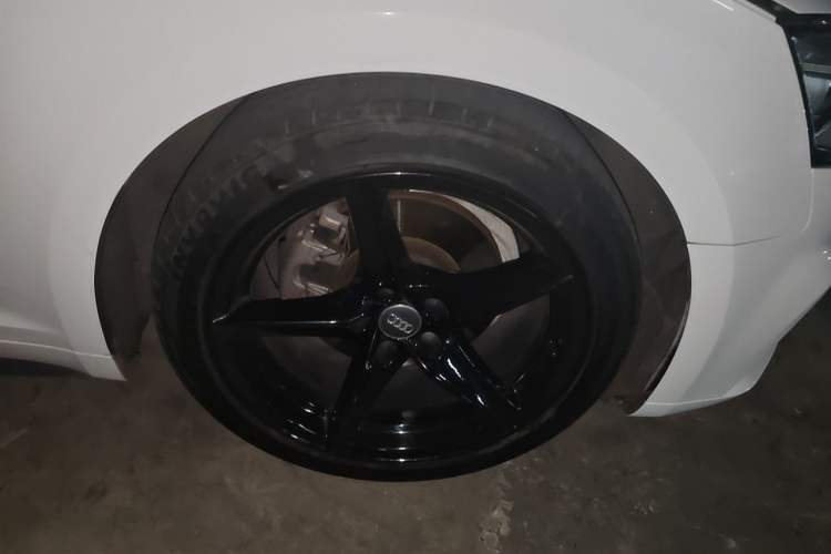 Used Audi A5 2017 Sportback 40 TFSI Fashion Model Right Front Wheel Hub