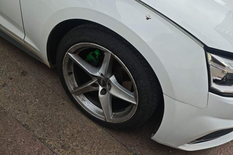 Used Audi A5 2017 Sportback 40 TFSI Fashion Model Right Front Wheel Hub