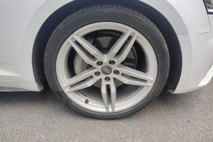 Used Audi A5 2017 Coupe 45 TFSI quattro Sport Edition Right Front Wheel Hub