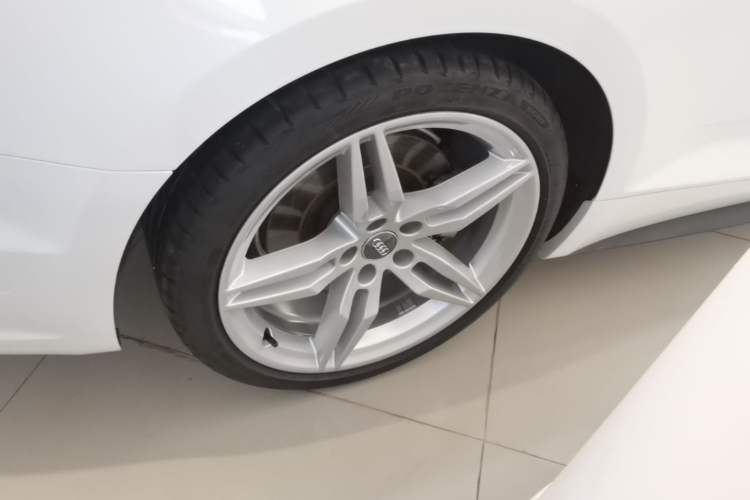 Used Audi A5 2017 Coupe 45 TFSI quattro Sport Edition Right Rear Wheel Hub