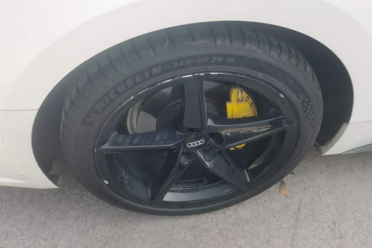 Used Audi A5 2017 Coupe 40 TFSI Fashion Model Right Rear Wheel Hub