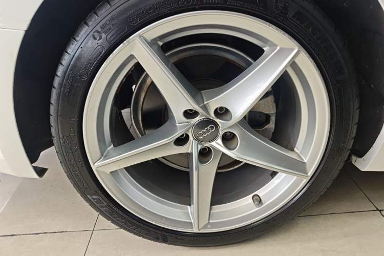 Used Audi A5 2017 Sportback 40 TFSI Fashion Model Right Rear Wheel Hub