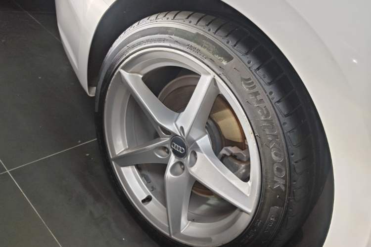 Used Audi A5 2017 Sportback 40 TFSI Fashion Model Right Rear Wheel Hub