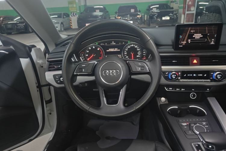 Used Audi A5 2017 Sportback 40 TFSI Fashion Model Steering Wheel