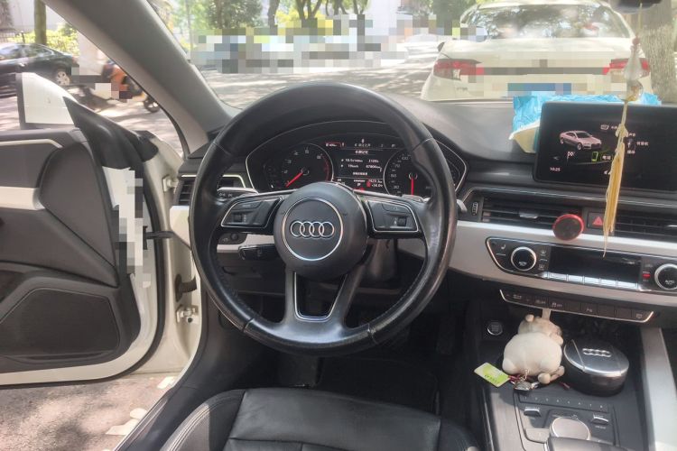 Used Audi A5 2017 Coupe 40 TFSI Fashion Model Steering Wheel