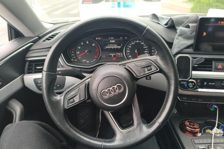 Used Audi A5 2017 Sportback 40 TFSI Fashion Model Steering Wheel