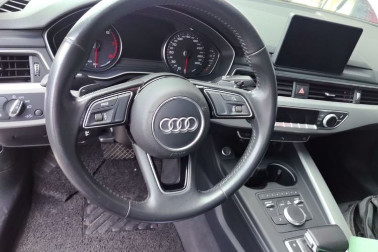Used Audi A5 2017 Coupe 40 TFSI Fashion Model Steering Wheel