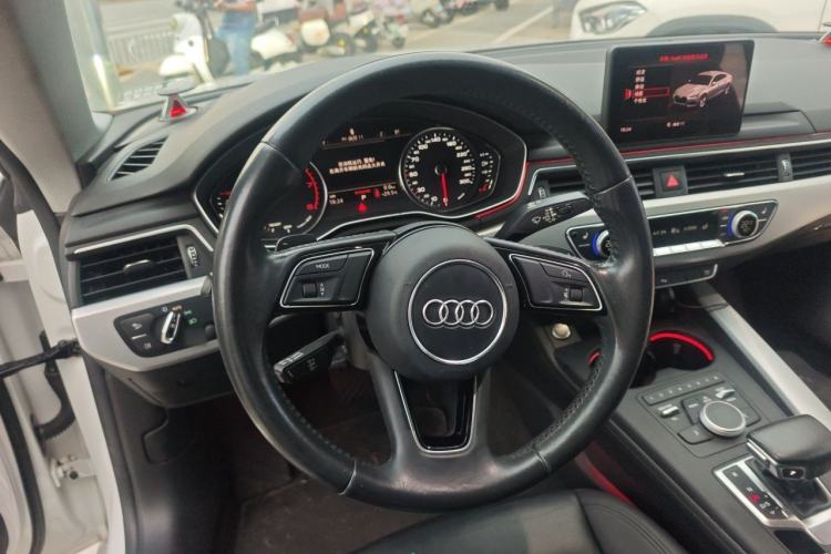Used Audi A5 2017 Sportback 40 TFSI Fashion Model Steering Wheel