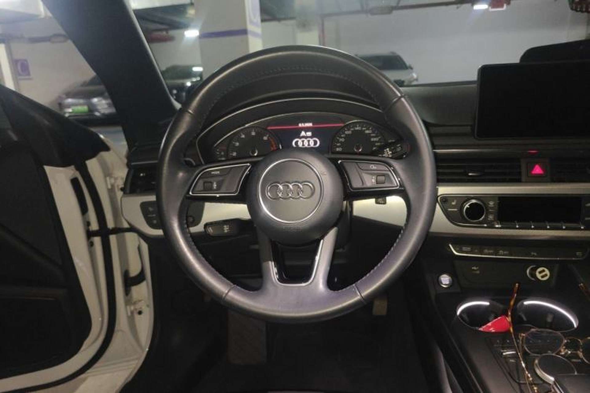 Used Audi A5 2017 Cabriolet 40 TFSI Fashion Model Steering Wheel