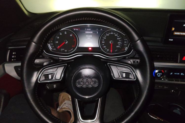 Used Audi A5 2017 Cabriolet 40 TFSI Fashion Model Steering Wheel