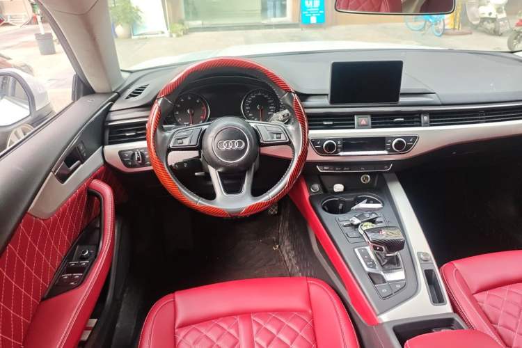 Used Audi A5 2017 Sportback 40 TFSI Fashion Model Steering Wheel