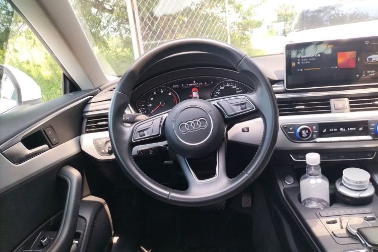 Used Audi A5 2017 Coupe 40 TFSI Fashion Model Steering Wheel
