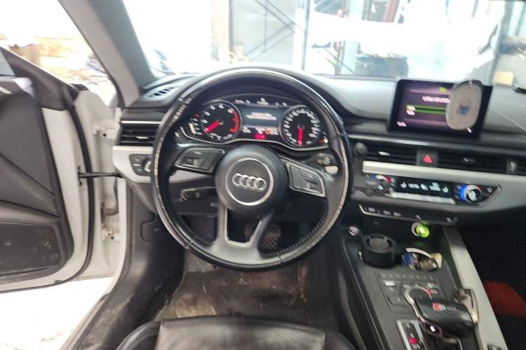 Used Audi A5 2017 Sportback 45 TFSI Fashion Model Steering Wheel