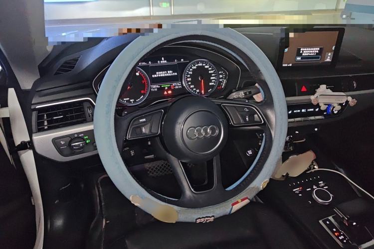 Used Audi A5 2017 Coupe 40 TFSI Fashion Model Steering Wheel